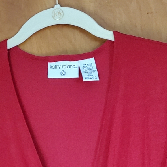 Red Crossover Top..Size Large.. SHIPPING DISCOUNTED - Picture 3 of 3